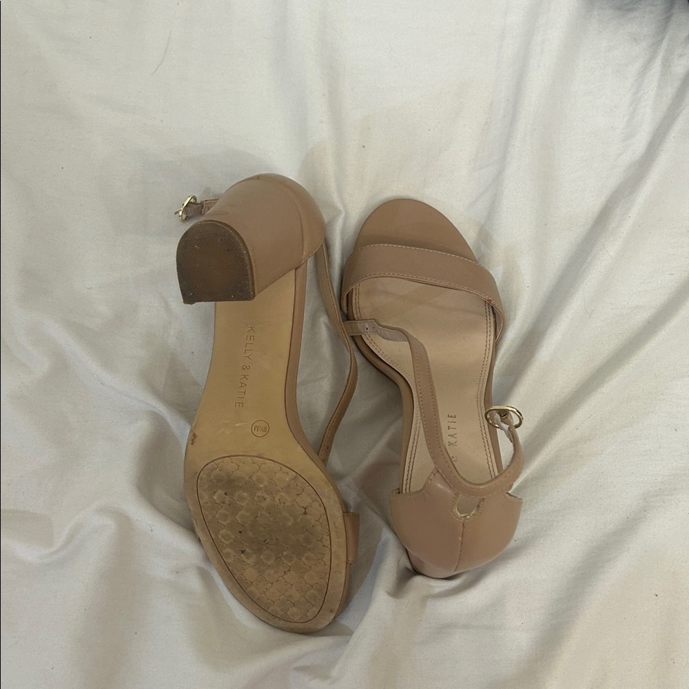 Kelly & Katie Nude Sandals